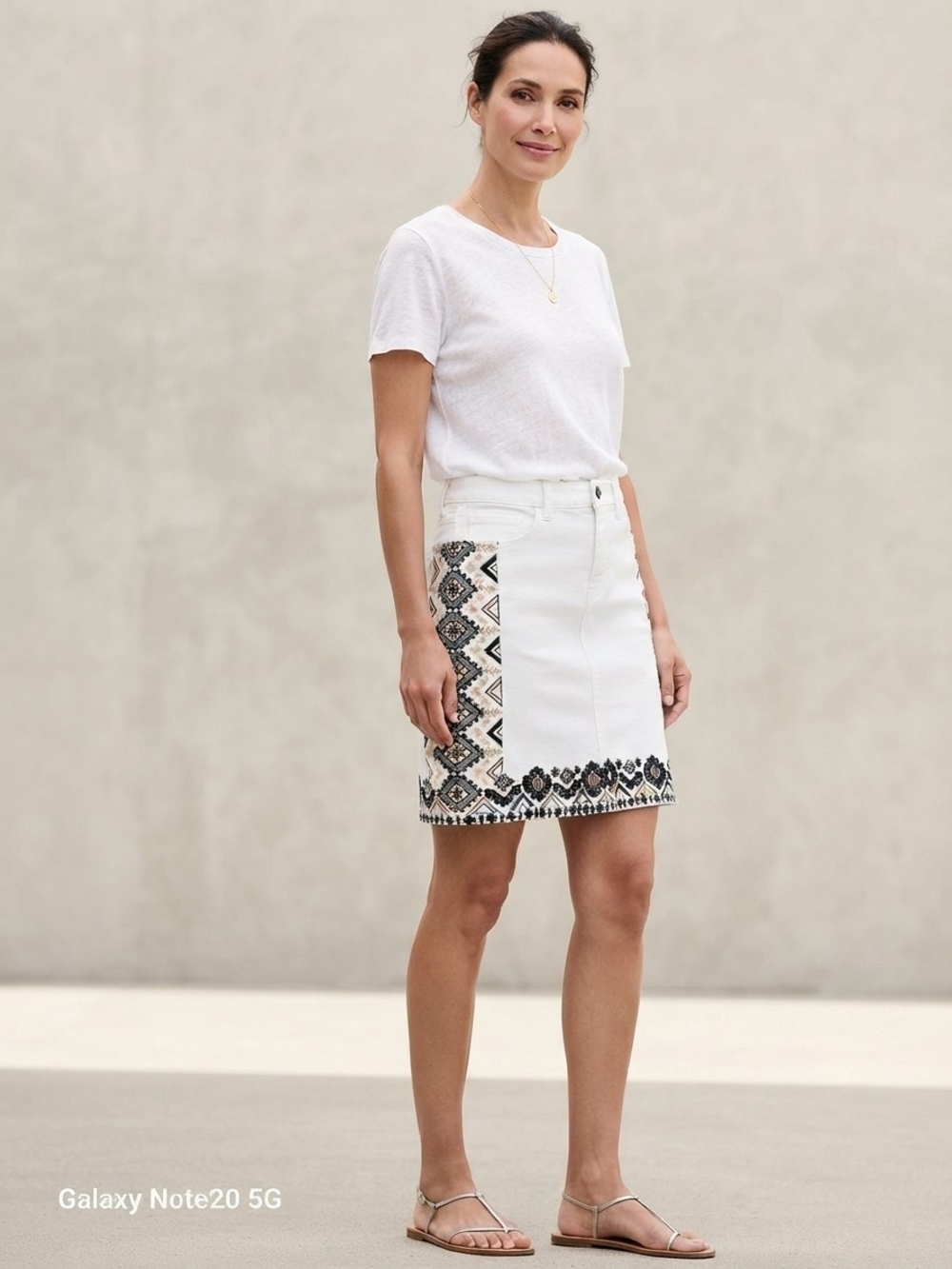 Pilcro and the Letterpress Anthropologie Embroidered Denim Skirt Size 4 EUC